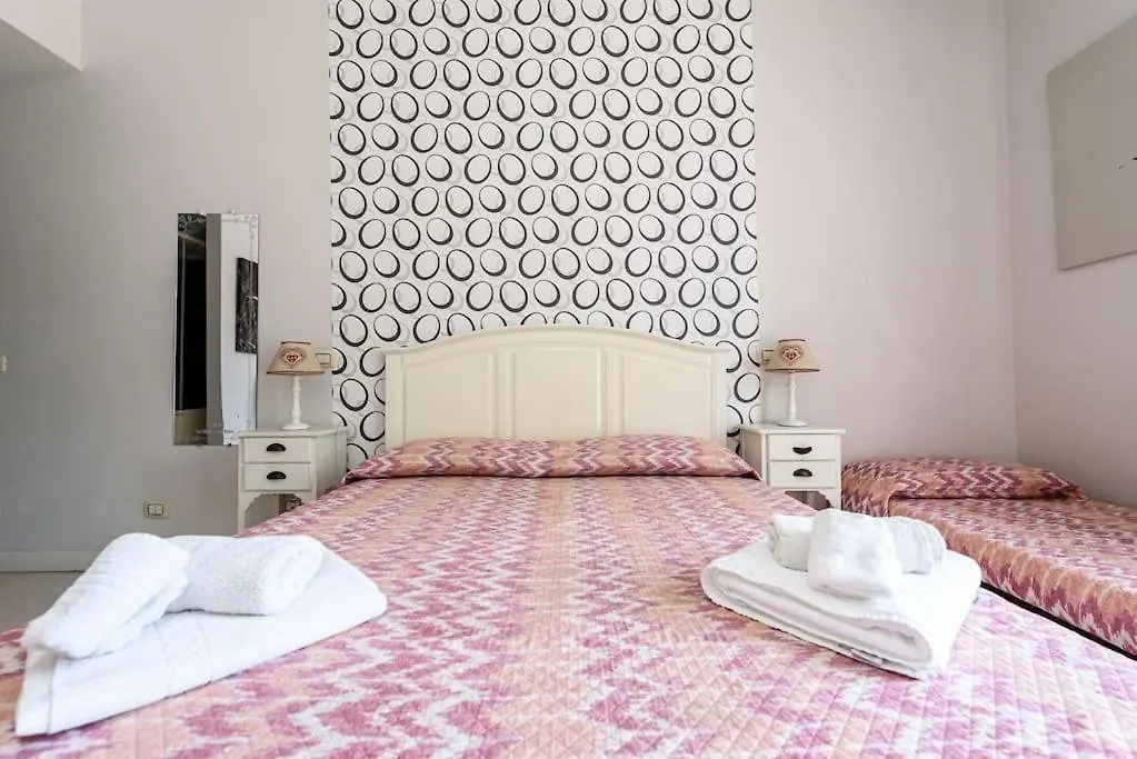 Spacious Suite Comfortable Central And Quiet Naples Apartment