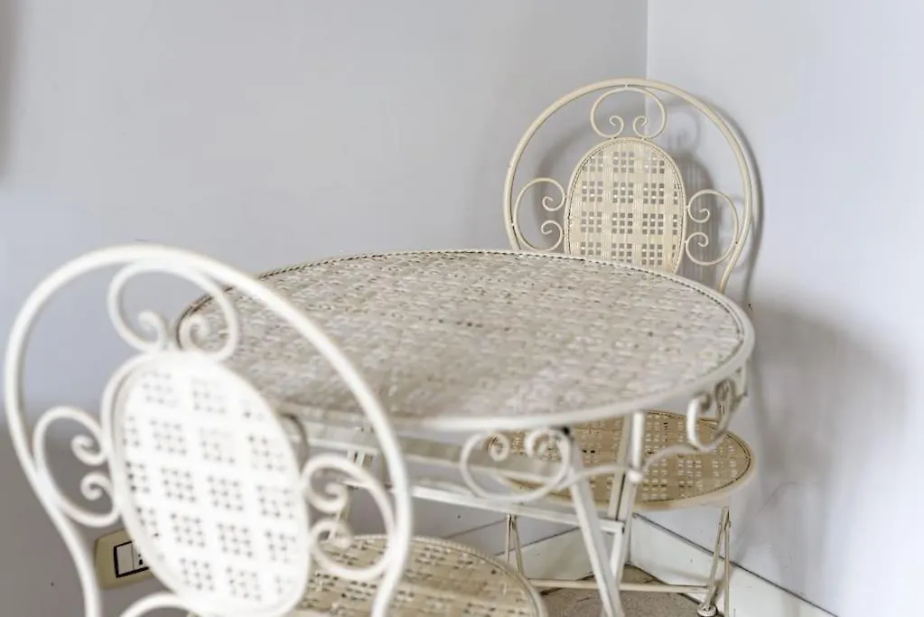 Apartment Spacious Suite Comfortable Central And Quiet Naples Italy