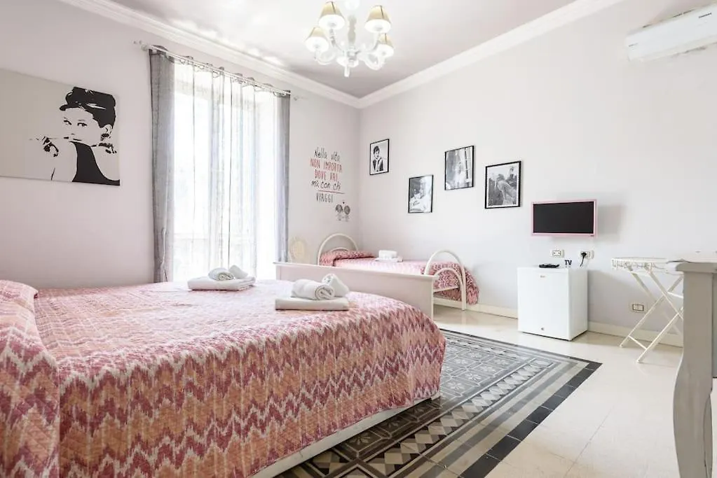 Spacious Suite Comfortable Central And Quiet Naples 0*,  Italy